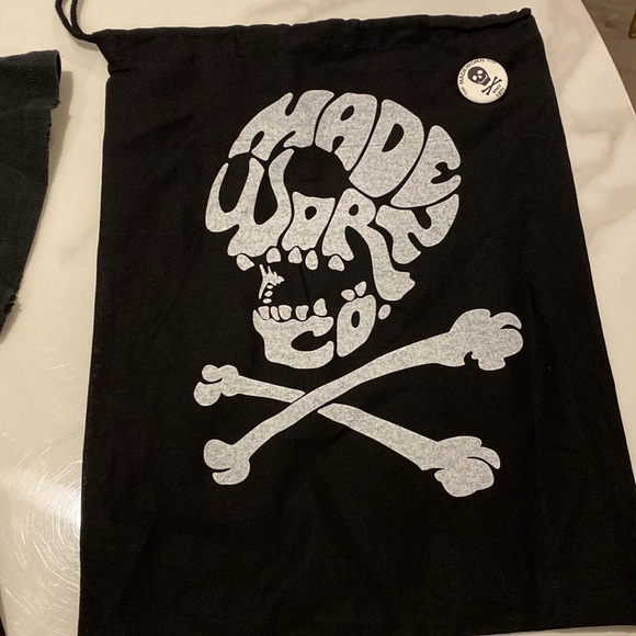 Made Worn Guns N Roses T-shirt size is L - Picture 5 of 6